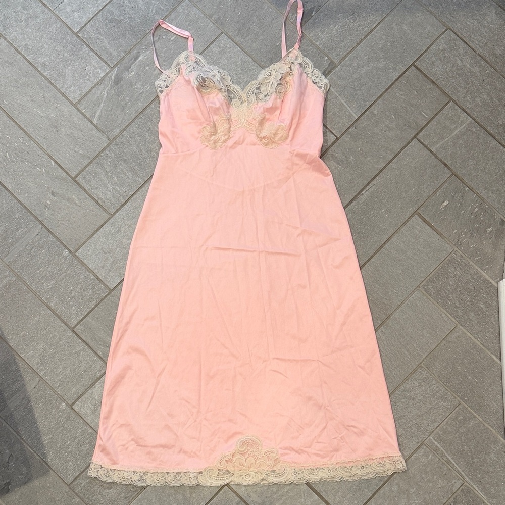 Van Raalte Lace Trim Nightgown A/32 (Small) - C27-036